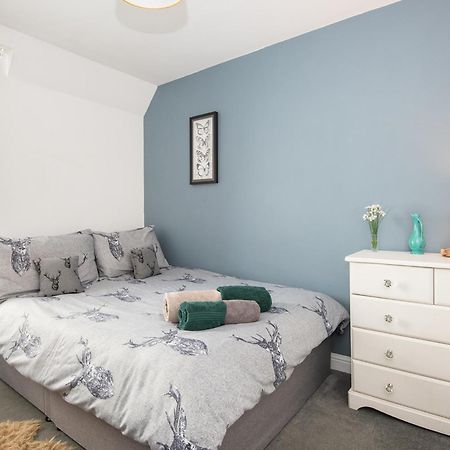 Unique 2 Bedroom In Flat Kirriemuir - Scotland Exterior foto